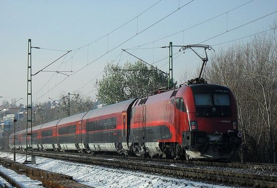 nezzen_1280px-railjet_hun