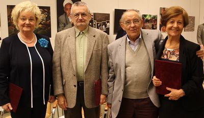 A MÚOSZ 2015-ben avatott tiszteletbeli tagjai, a Sajtóház ünnepségén. Balról jobbra: Görög Ibolya, Csányi Vilmos, Vekerdy Tamás és Bagdy Emőke