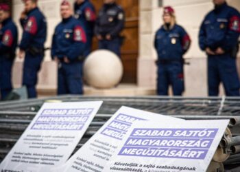 Kordonbontás a sajtószabadságért