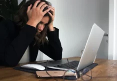 Felmérés az újságírók online zaklatásáról
