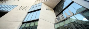 Angolul beszélő kollégákat várnak a CEU Demokrácia Intézet sajtóreggelijére