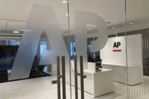 Jogellenes volt az AP hírügynökség kitiltása a Fehér Házból
