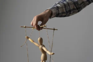 A manipuláció mint rejtett befolyásolási forma