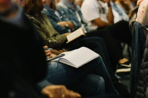 A Progress Alapítvány - Az autoriter rendszertől a demokráciáig címen vitaestet rendez