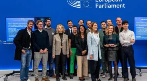 A Kövesd a pénzt! nyerte el a 2025-ös Daphne Caruana Galizia Újságírói Díjat