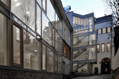 Szerkesztőségek figyelmébe