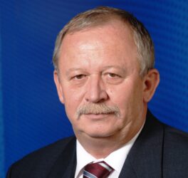 ERRŐL MÉG NEM BESZÉLTEM SENKINEK