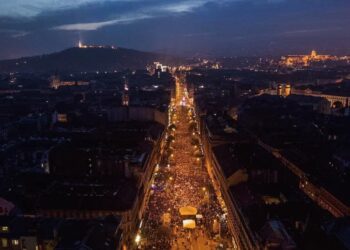 Köszönet az SZFE fiataljainak!