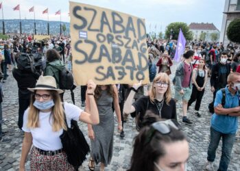 Újabb lesújtó jelentés a magyar sajtó szabadságáról