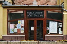 Posztumusz kiállítás