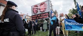 Kitiltották az ellenzéki sajtót az Orbán-Babis sajtótájékoztatóról