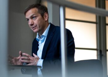 Bajnai Gordon büntetőfeljelentést tesz  hamisítás miatt