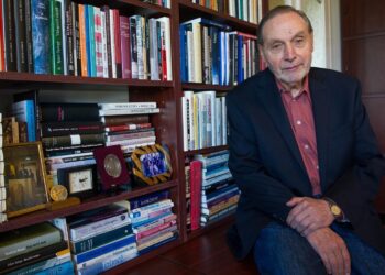 Meghalt Bitó László