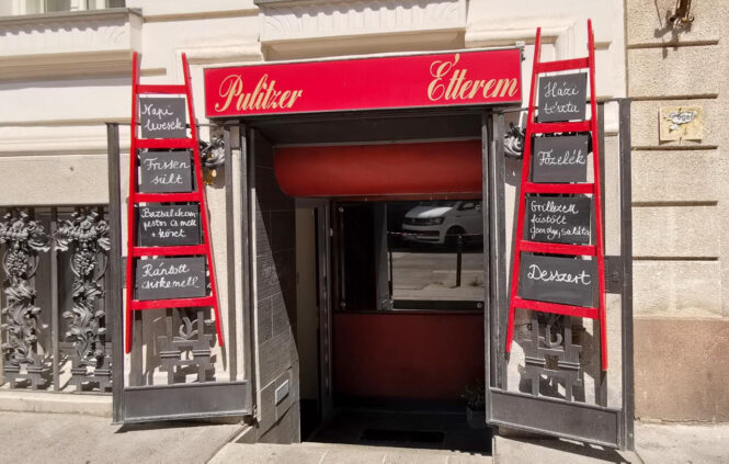 Üres a Pulitzer Étterem
