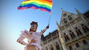 A Klubrádió és a melegellenes törvény miatt az EU perelhet