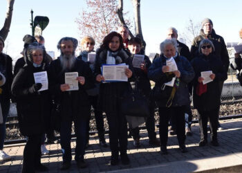 Megtámadták a NYOMTASS TE IS! egyik terjesztőjét