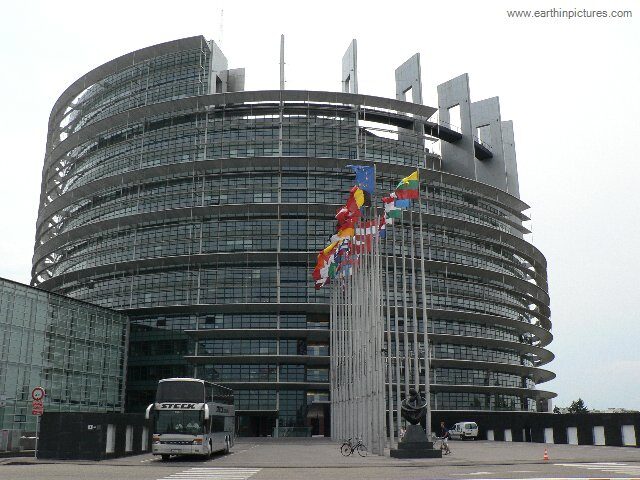 Meghívó sajtószemináriumra -&nbsp;br"A médiaszabadság védelme: az Európai Unió szerepe"