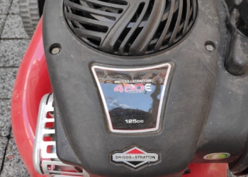 Eladó fűnyirógépek