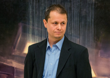 Elege lett, elhagyja a pályát egy kitűnő újságíró