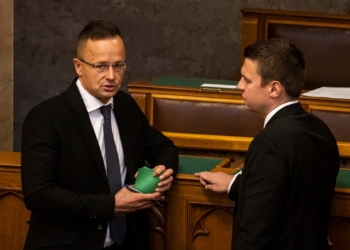 Magyar újságírókról jelentenek az EU magyar diplomatái