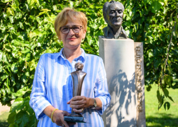 Halmai Katalin kapta 2022-ben a Fejtő Ferenc-díjat