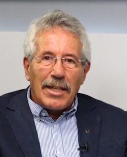 Mennyire sérül Magyarországon a független tájékozódás alapjoga? - Vicsek Ferenc tanulámánya