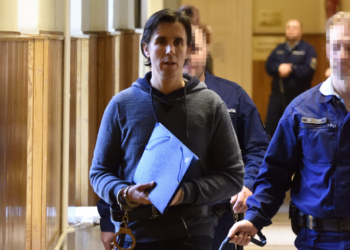 Állami kitüntetés a hamisító origós újságírónak