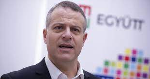 ERRŐL MÉG NEM BESZÉLTEM SENKINEK