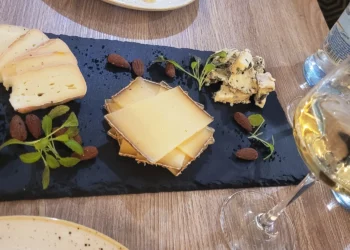 Gasztronómiai kalandozások a sajtok és borok világában