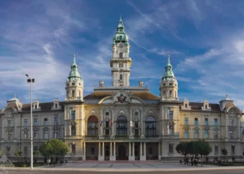 Nem akartak pár újságírót beengedni a győri polgármester sajtótájékoztatójára