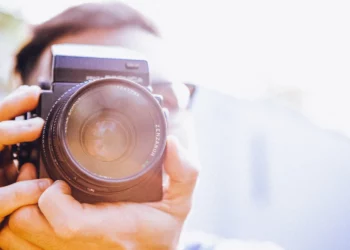 Nem engedik fotózni a 444 munkatársát a pápalátogatáson