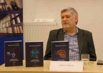 Simon János politológus professzor volt a vendég a MÚOSZ Társadalompolitikai Szakosztály rendezvényén