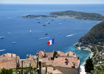 Nizza és Monaco között félúton