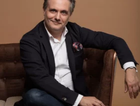 László Ágnes újságíró vendége NYÁRY KRISZTIÁN