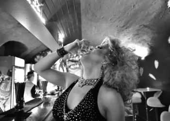 Rejtett arcok – Horvát Éva portréfotói a MÚOSZ-ban