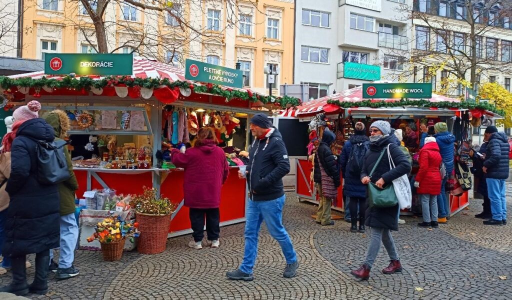 A Hviezdoslavovo téren egy kisebb méretű vásár fogadta az érdeklődőket (Fotó: Kondor Boglárka) 