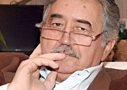 Csizma az asztalon – Ráhatás vagy sodródás?