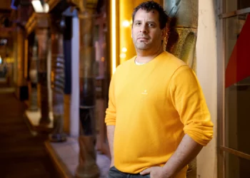 Emberi történet a betegségről – A gyémánt út pora