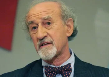 Romokban a sajtószabadság –  Berend T. Iván írása a Népszavában