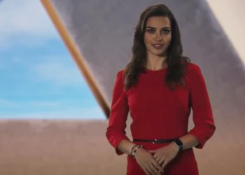 Mesterséges intelligenciával létrehozott műsorvezető a köztévén