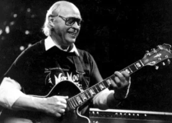 Az első olasz nyelvű könyv Zoller Attila jazzgitárosról