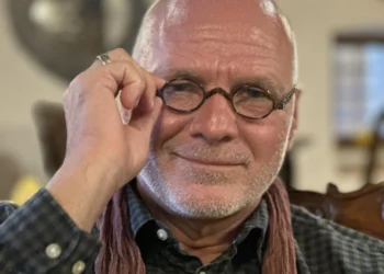 Péterfy Gergely író Facebook-posztja a korszakhatárról