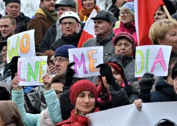„Átgázolt-e a médián a varsói gyors?”