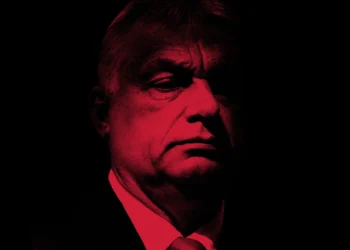 El a kezekkel a szabad sajtótól!