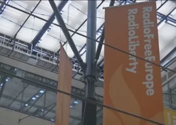 A Szabad Európa perel a megmaradásért, az EU anyagi támogatást nyújthat neki, a Blinken OSA Archívum szolidáris