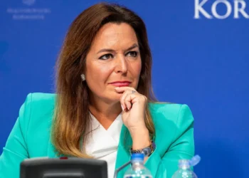 Nem Vitályos Eszter mondja meg, kit küld a 24.hu a Kormányinfóra