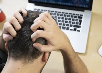 Az újságírók mentális egészsége és viszonyuk a mesterséges intelligenciához