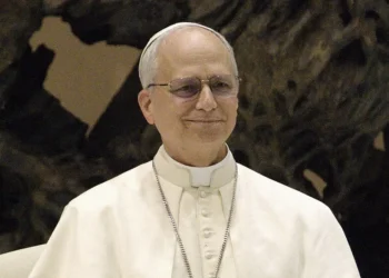 XIV. Leó kiállt a bebörtönzött újságírók mellett, és a mesterséges intelligencia kihívásaira figyelmeztetett