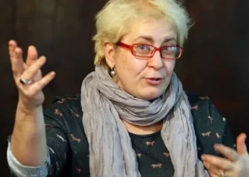 Interjút adott a házi őrizetből Franciaországba szökött orosz újságírónő