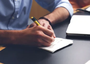 Figyelj! Írj! Pályázz! – A Debreciner online újság cikkíró pályázatot hirdet fiatalok számára